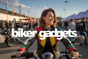 Nachdenkliche Bikerin inmitten einer Gruppe von Motorrädern, die über den Kauf wichtiger Biker Gadgets sinniert.